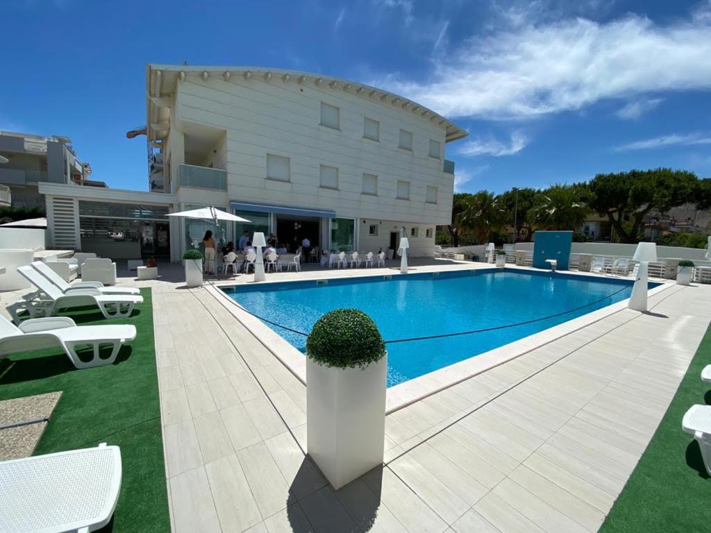 Elite Boutique Hotel Roseto Degli Abruzzi Ngoại thất bức ảnh